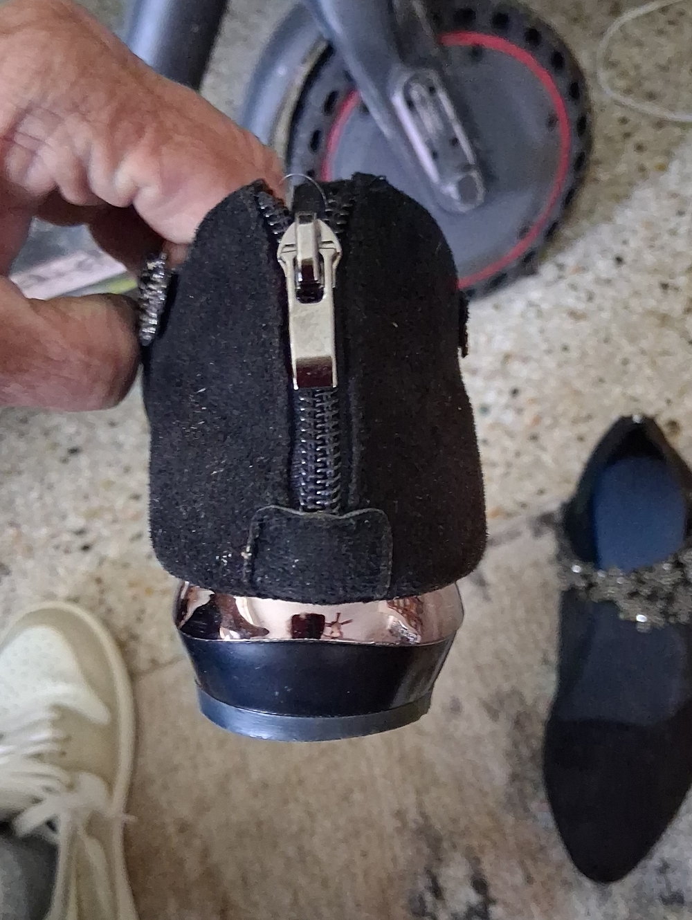 No Name Shoes - Picture 2 of 6